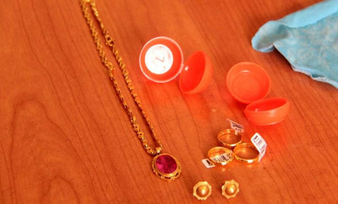 Số vàng bà Mọc đánh rơi vừa nhận lại.