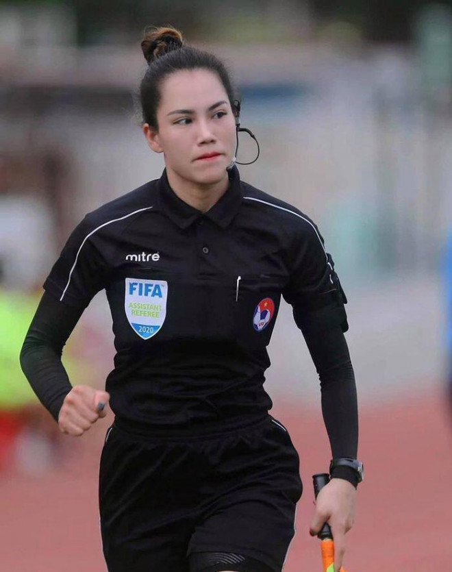 Trọng tài Hà Thị Phượng