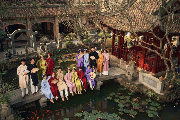 Từ trang phục đến đạo cụ chụp ảnh đều được các bạn học sinh chọn lựa kỹ.