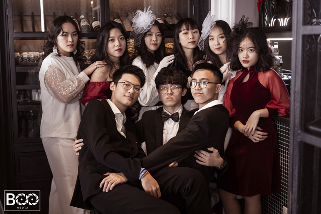 Ngoài concept hoàng gia , lớp học này còn 1 buổi chụp 2 ngày 1 đêm ở Sóc Sơn.