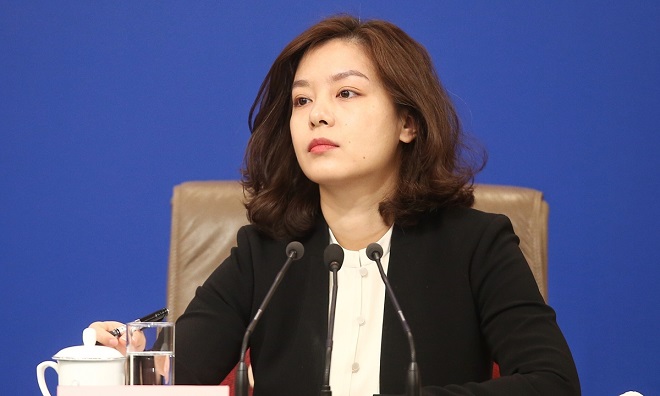 Nữ phiên dịch viên Trung Quốc Trương Kinh.