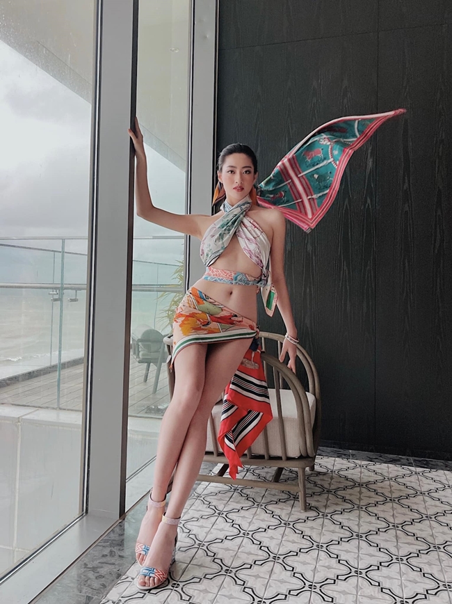 Sau khi đăng quang hoa hậu Thế giới Việt Nam 2019, Lương Thùy Linh không chỉ hoàn thiện hơn về ngoại hình mà ở cả phong cách thời trang.
