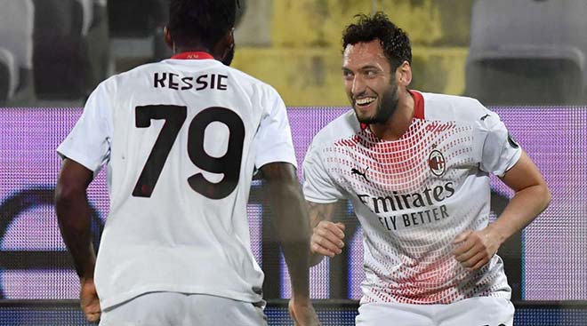 Video Fiorentina - AC Milan: Rượt đuổi gay cấn, bước ngoặt phút 72 - 1