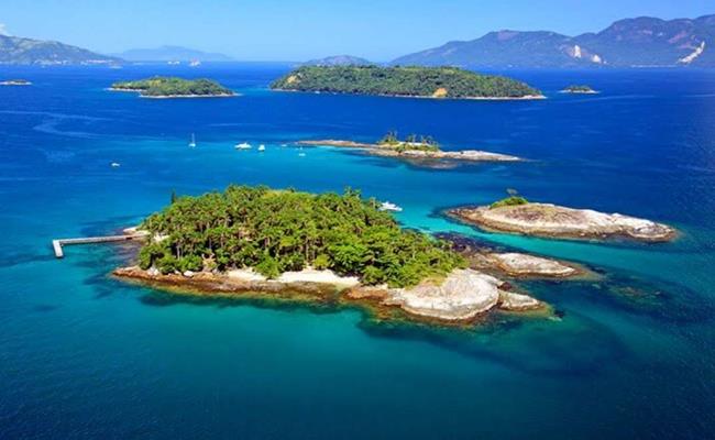 Piaçabuçu là tên gọi của 6 hòn đảo nhỏ nằm ở phía Đông Bắc Brazil. Cụm đảo này có quang cảnh hữu tình, đẹp như tranh vẽ nhờ hệ sinh thái cực kỳ phong phú.
