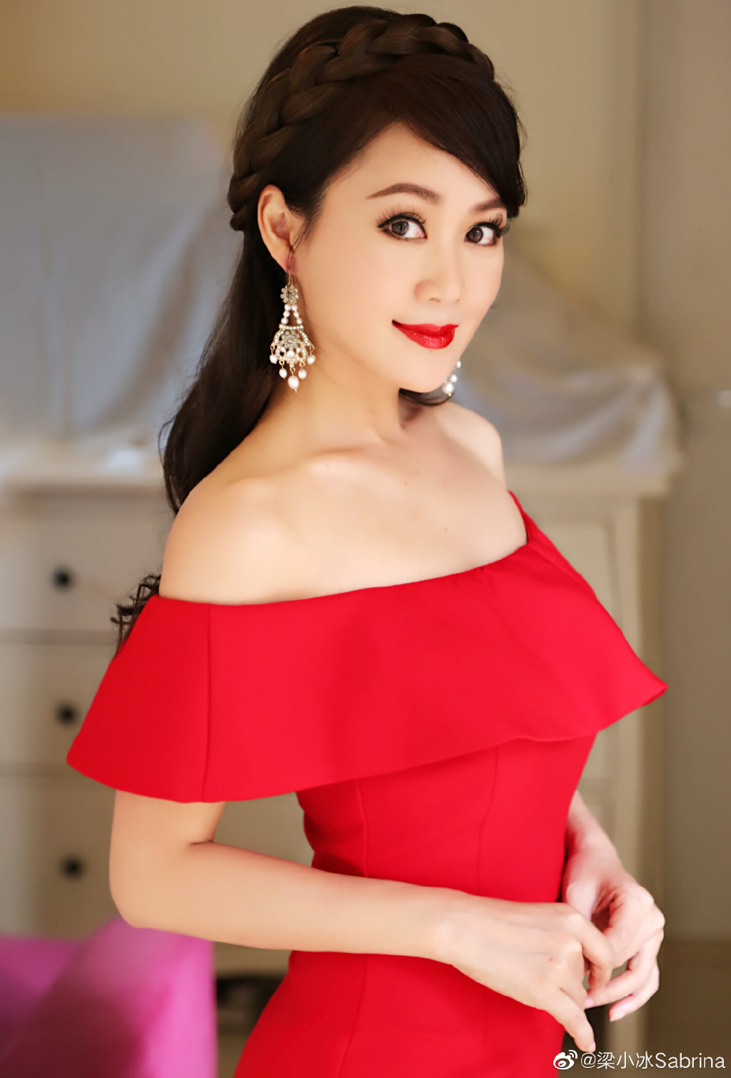 “Chúc Anh Đài” mặc sexy giao lưu với fan, ông xã phản ứng bất ngờ - 8