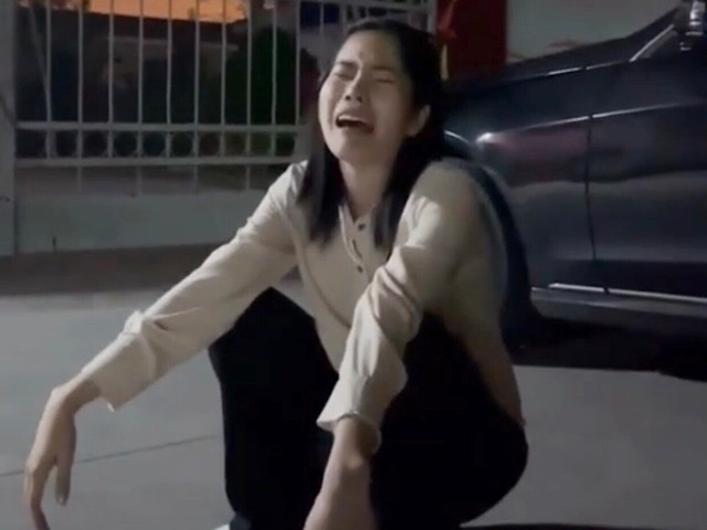 Đời sống Showbiz - Nam Em nửa đêm kêu cứu vì xe cháy và phản ứng bất ngờ của dân mạng