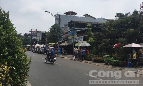 Các lực lượng điều tra CAQ.Tân Phú nhanh chóng có mặt tại hiện trường