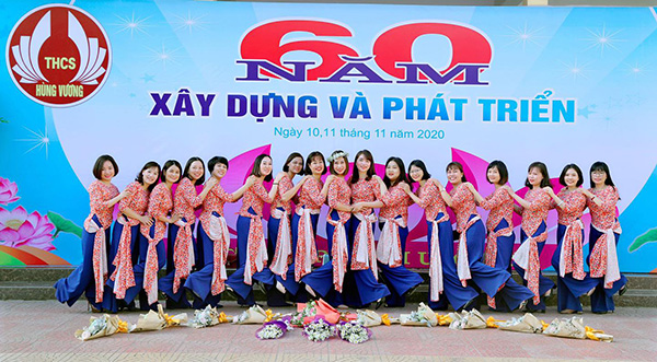 Xưởng May Áo Dài Hà Nội chia sẻ kinh nghiệm may áo dài đồng phục bạn nên biết - 1