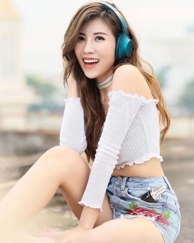 Trang Pháp được khán giả ví von là “nữ hoàng nhạc phim” khi cô đều tham gia sản xuất âm nhạc trong nhiều bộ phim hot như Tuổi thanh xuân 2, Long Ruồi, Ma dai, Scandal... và mới đây nhất là Gái già lắm chiêu 3 &amp; 5. Trước đây, người đẹp 8X gây chú ý với vai diễn phản diện trong Nhật ký Vàng Anh.
