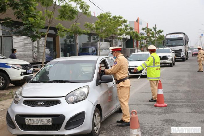 Mặc dù lượng phương tiện bị kiểm tra nhiều nhưng công tác ANTT-ATGT tại chốt được đảm bảo và không gây phiền hà cho người dân