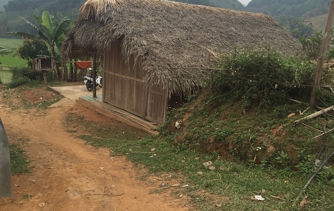 &nbsp;Ngôi nhà cũ của chị Tuyên giờ đã được đập đi xây lại thành ngôi nhà cấp 4 khang trang hơn.