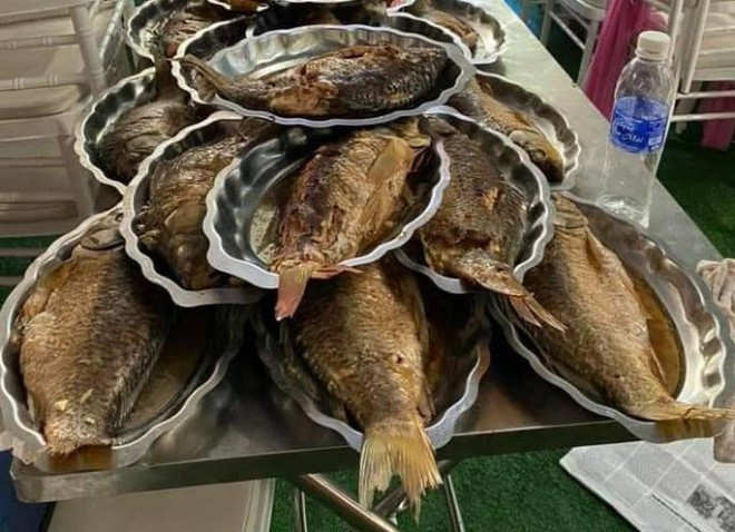 Thức ăn một nhà hàng được khách đặt tiệc rồi "bỏ bom"