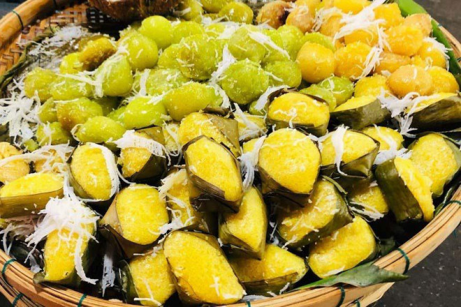 Kẹo chỉ là đặc sản Phú Quốc. Kẹo chỉ gồm một phần kẹo được thắng từ đường có bỏ chất tạo màu (xanh, vàng, cam…), tạo mùi, ăn kèm dừa bào sợi, bánh tráng mỏng. (Ảnh: Sưu tầm)