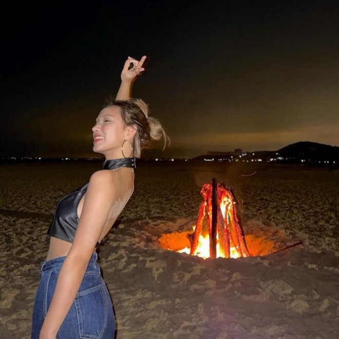 Lương Thùy Linh, Châu Bùi… cùng loạt sao Việt lăng xê kiểu áo đánh tan cái nóng đầu Hè - 7