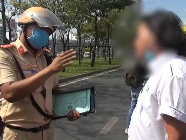 Tin tức trong ngày - TP HCM: Nhiều tài xế tranh cãi gay gắt với CSGT về biển báo cấm