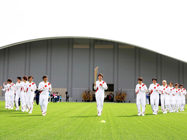 Nóng nhất thể thao tối 25/3: IOC chúc mừng Nhật Bản vì nghi thức đầu tiên của Thế vận hội