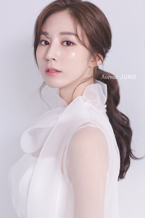 Cách tự tạo toner hoa hồng, trà xanh giúp làn da sáng mịn - 3