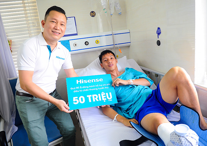 Quỹ Hi S từ Hisense Việt Nam đến thăm, động viên và hỗ trợ tuyển thủ Hùng Dũng 50 triệu đồng - 2