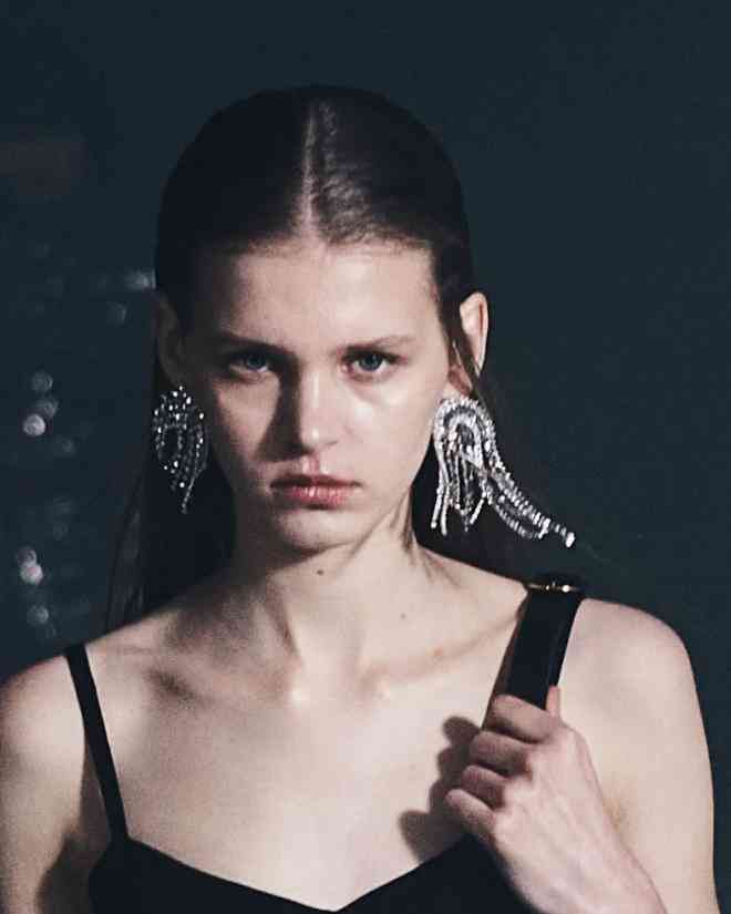 Lên đồ sang chảnh không cần quần áo đắt tiền, chỉ cần chọn “trúng” phụ kiện thôi! - 4