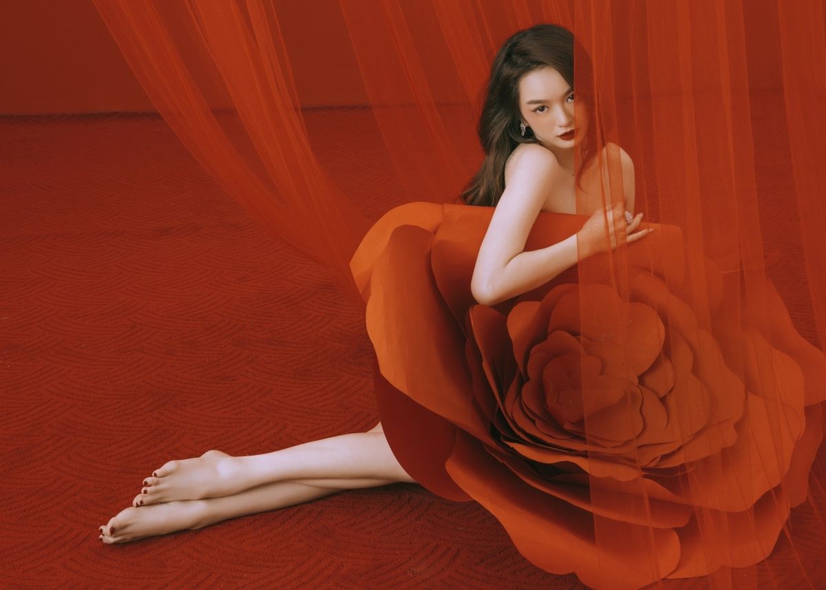 Mỹ nhân trăm tỷ Kaity Nguyễn "gây mê" fan với bộ ảnh quyến rũ mừng tuổi mới - 3