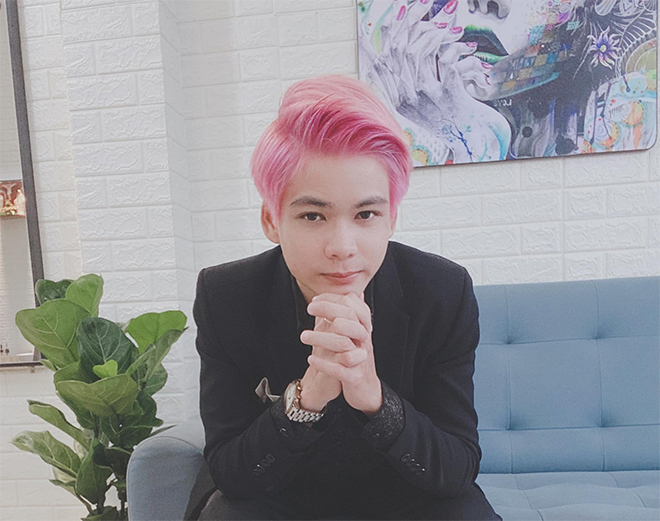 Chân dung anh Vũ Quốc Hải tại văn phòng làm việc của mình