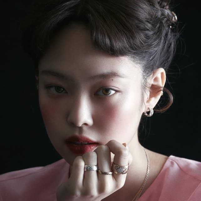 Không phải idol xinh đẹp nhất nhưng Jennie chính là cô gái “cân được mọi kiểu tóc” - 6
