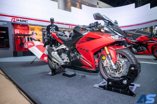 2021 Honda CBR250RR SP giảm giá mạnh, cuốn hút dân tập chơi - 1