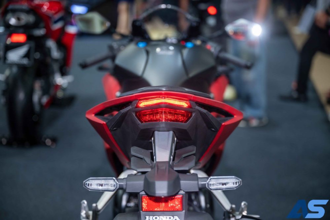 2021 Honda CBR250RR SP giảm giá mạnh, cuốn hút dân tập chơi - 9