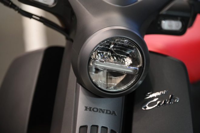 Huyền thoại 2021 Honda C125 thêm bản đen tuyền, nhìn cực chất - 14