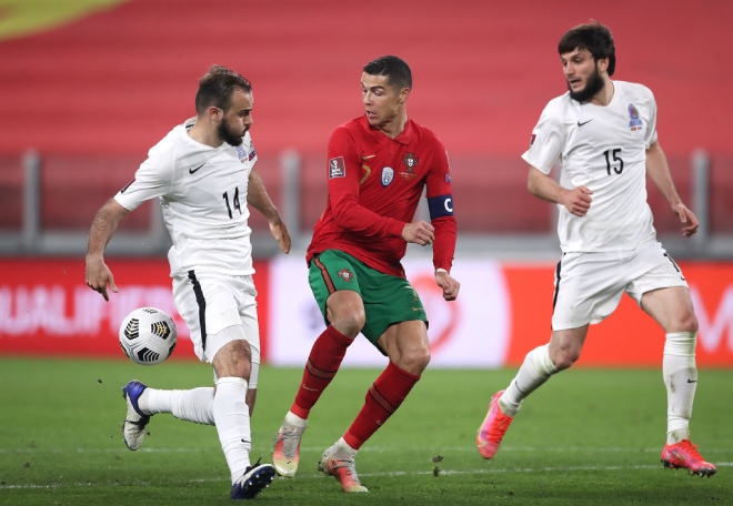"Tịt ngòi" trước Azerbaijan, Ronaldo lỡ cơ hội nâng cao thành tích ghi bàn cho BĐN