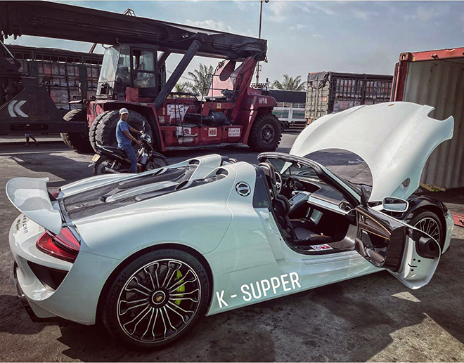 Siêu phẩm Porsche 918 Spyder đầu tiên cập bến Việt Nam - 1