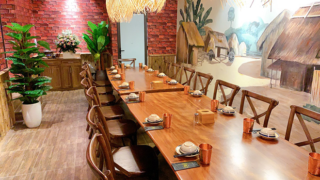 Gà Mái Ghẹ - không gian quán ấm cúng, yên bình gợi nhớ chút xưa trong lòng mỗi người.