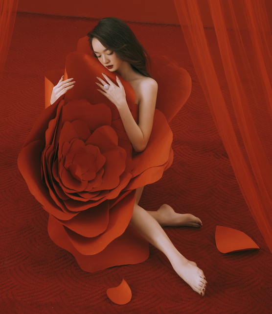 Mỹ nhân trăm tỷ Kaity Nguyễn "gây mê" fan với bộ ảnh quyến rũ mừng tuổi mới - 2