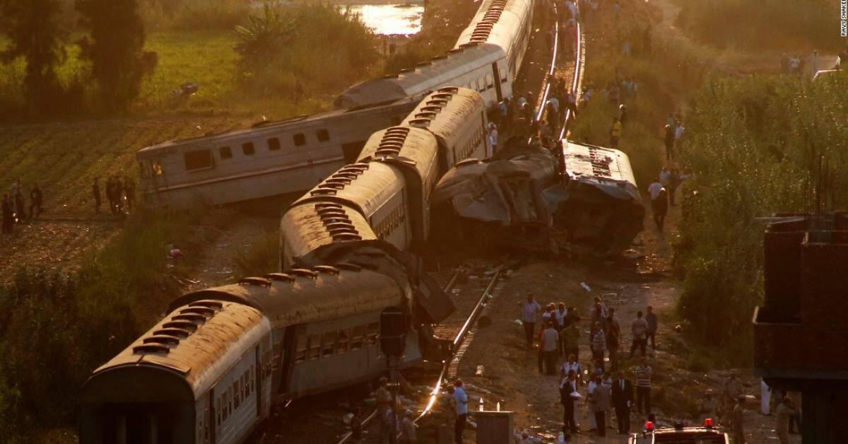 Thế giới - Video: Vụ tai nạn tàu hỏa khủng khiếp làm 100 người thương vong ở Ai Cập