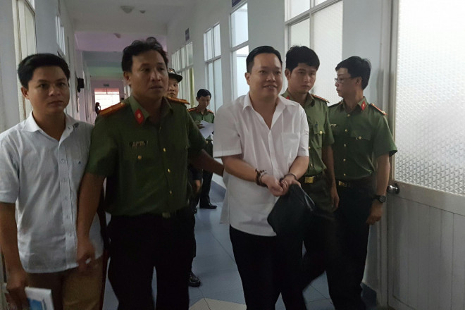 Đạt Nhân cười rất tươi lúc bị bắt