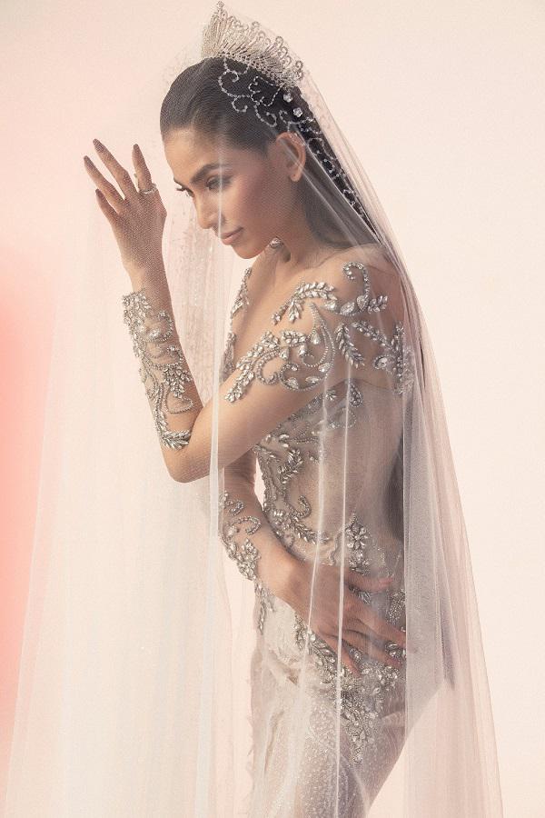 Á hậu Trương Thị May đẹp lộng lẫy trong chiếc váy cưới đuôi cá đầy quyến rũ - 4