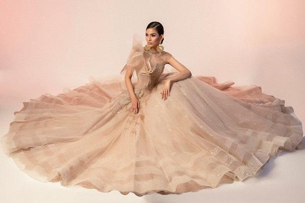 Á hậu Trương Thị May đẹp lộng lẫy trong chiếc váy cưới đuôi cá đầy quyến rũ - 7