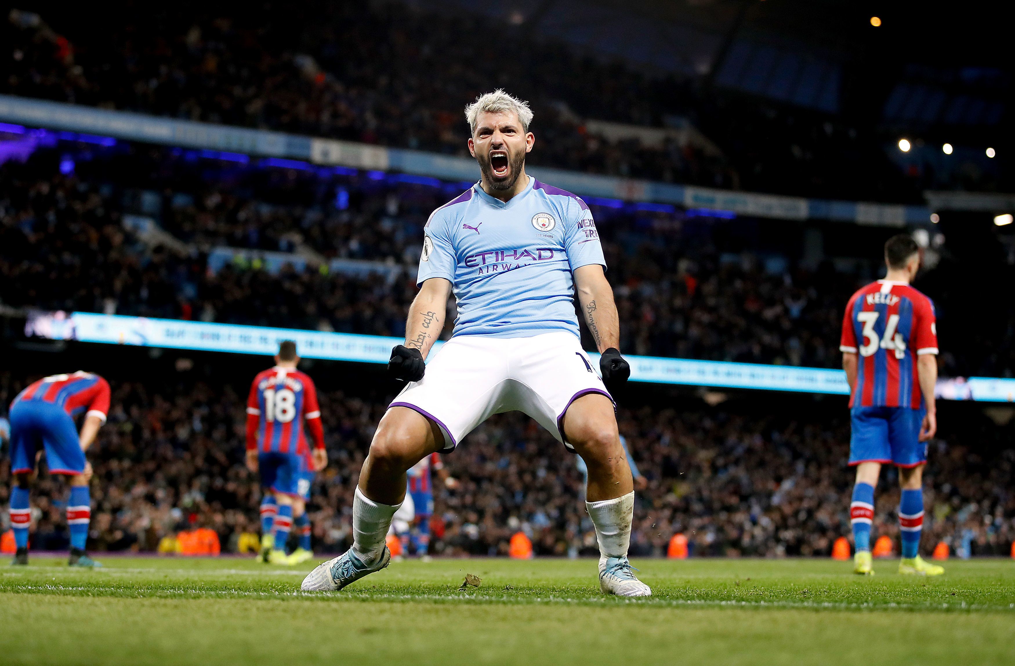 Man City mơ vĩ đại nhất Ngoại hạng Anh: Đỉnh cao ăn bốn, mưu vượt MU - 17