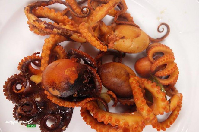 Ruốc cũng là món ăn ngon, nổi tiếng của Hạ Long