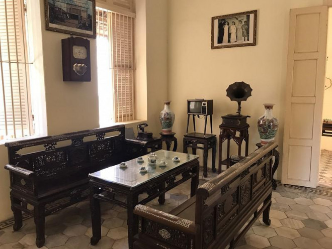 Một góc trong căn phòng sát sảnh chính của ngôi nhà.