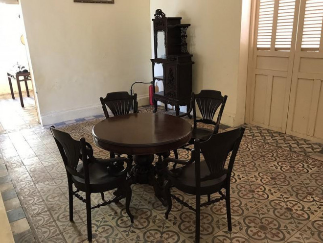 Ngôi nhà có 6 phòng, mỗi phòng là các gian sinh hoạt khác nhau của Bạch công tử.