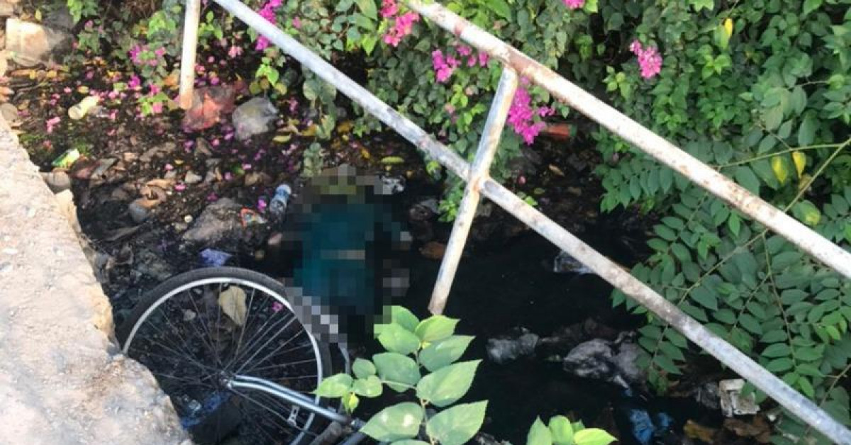 Tin tức trong ngày - TP.HCM: Phát hiện người đàn ông chết cạnh xe đạp dưới kênh