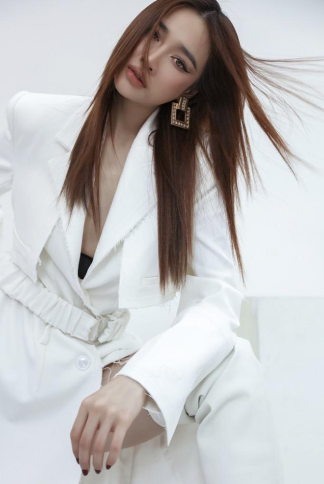 Nhã Phương rũ bỏ nét mong manh, "lột xác" mạnh mẽ ấn tượng với phong cách menswear - 6