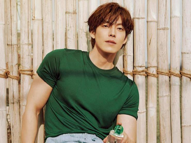 Làm đẹp - Kim Woo Bin khiến hậu bối chạy dài với body "đỉnh của chóp" trong bộ ảnh sau 4 năm bệnh