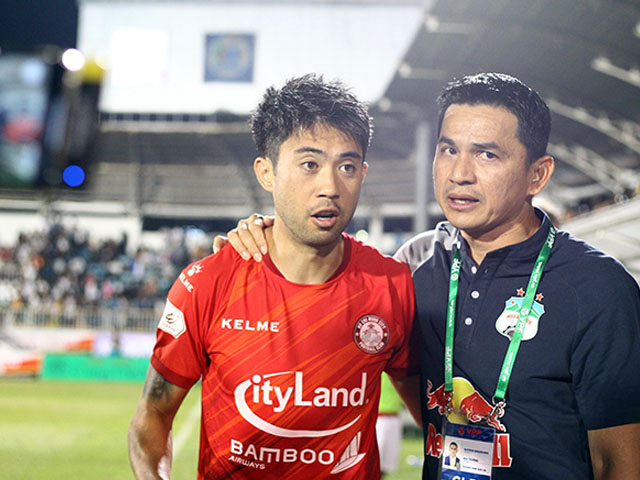 Bóng đá - HLV Kiatisak thân mật với Lee Nguyễn, xoá tan nghi vấn bất hoà