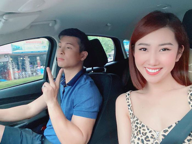 Trên trang Instagram, Thuý Ngân từng chia sẻ hình ảnh "hẹn hò". Nữ diễn viên "Gạo nếp gạo tẻ" ngồi trên ô tô do Trương Thế Vinh cầm lái. "Thể theo yêu cầu hôm nay được Voi Biển (tên thường gọi của Trương Thế Vinh) đưa đi ăn" - Thuý Ngân hào hứng chia sẻ vào tháng 1 năm ngoái.
