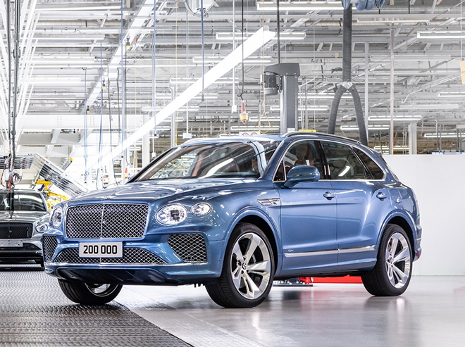 Bentley Bentayga Hybird chính là chiếc thứ 200.000 được xuất xưởng - 1