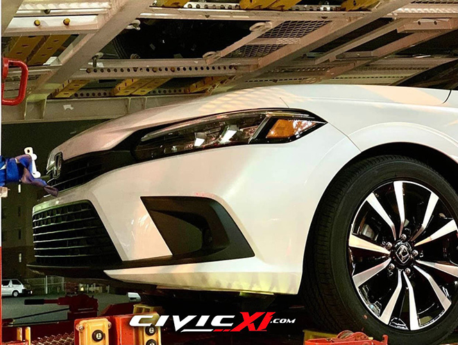 Honda Civic 2022 xuất hiện không che chắn trên xe vận chuyển - 3