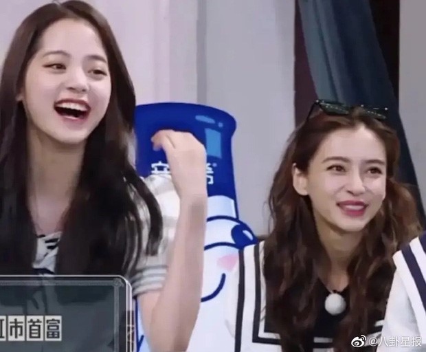 Âu Dương Na Na xuất hiện với visual “thanh xuân vườn trường” quả xứng “nữ thần thời trang" - 5