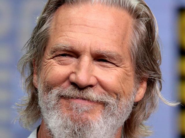 Sức khỏe đời sống - Huyền thoại Hollywood trong "Người sắt" mắc bệnh ung thư quái ác, coi chừng dấu hiệu này